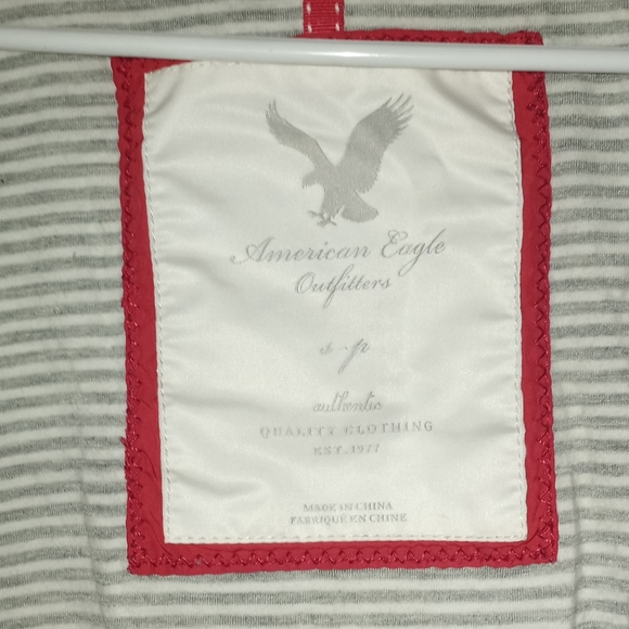 American Eagle Puffer Vest - Picture 5 of 7